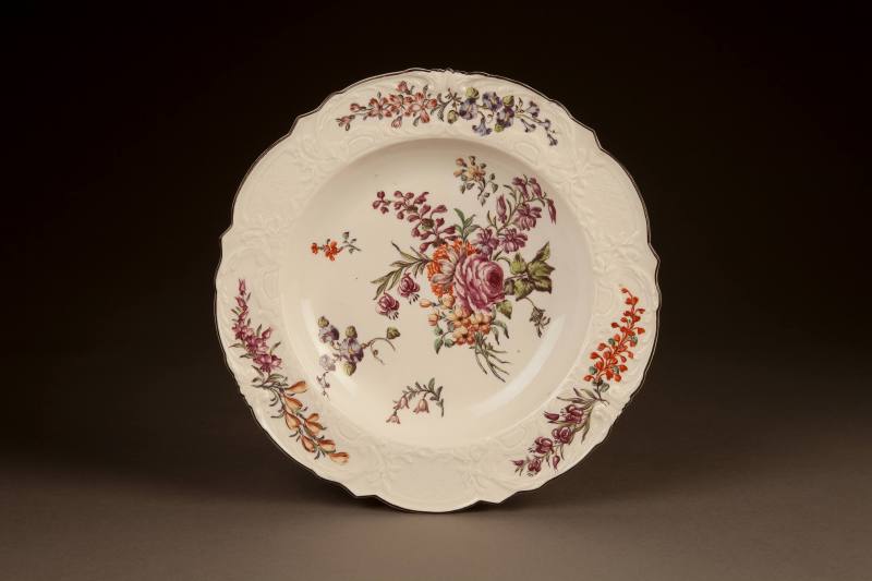 Chelsea 'Warren-Hastings'-Type Molded Plate Painted with Floral Sprays, 1754-1756. Soft-paste p ...