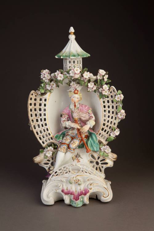 Derby Arbor Figure of a Seated Musician Playing a Bagpipe, ca. 1770. Soft-paste porcelain. Dixo ...