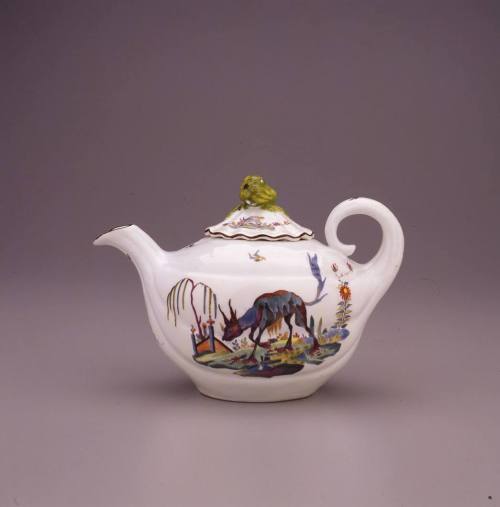 Meissen, Teapot and Cover  with Fabulous Creatures ("Fabeltiere"), ca. 1740. Hard-paste porcela ...