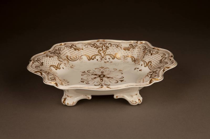 Davenport Lobed and Footed Oblong Center Dish with Gilt Scroll and Dot Decoration, 1830-1837. S ...