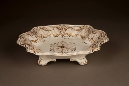 Davenport Lobed and Footed Oblong Center Dish with Gilt Scroll and Dot Decoration, 1830-1837. S ...