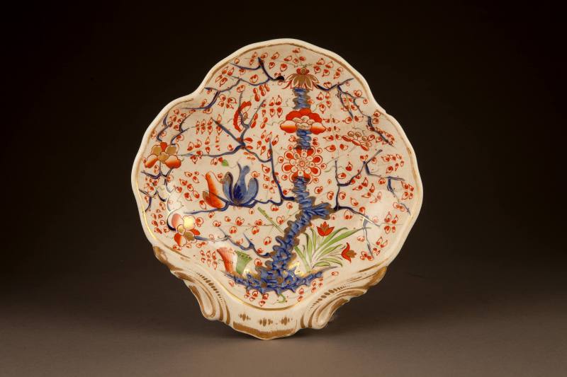 Derby Kaikemon-Style 'Partridge' Pattern Shell-Shaped Dish, ca. 1820. Soft-paste porcelain. Dix ...